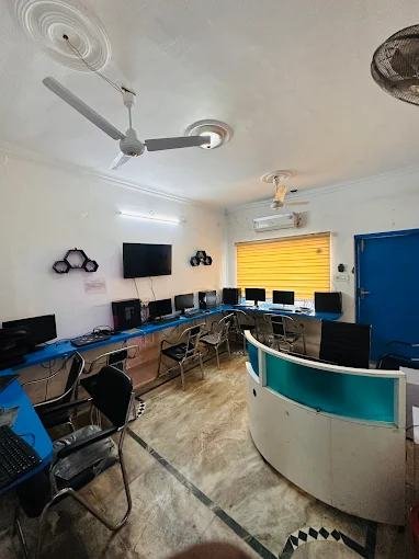 Computer training lab for coding and graphic design courses in Batala